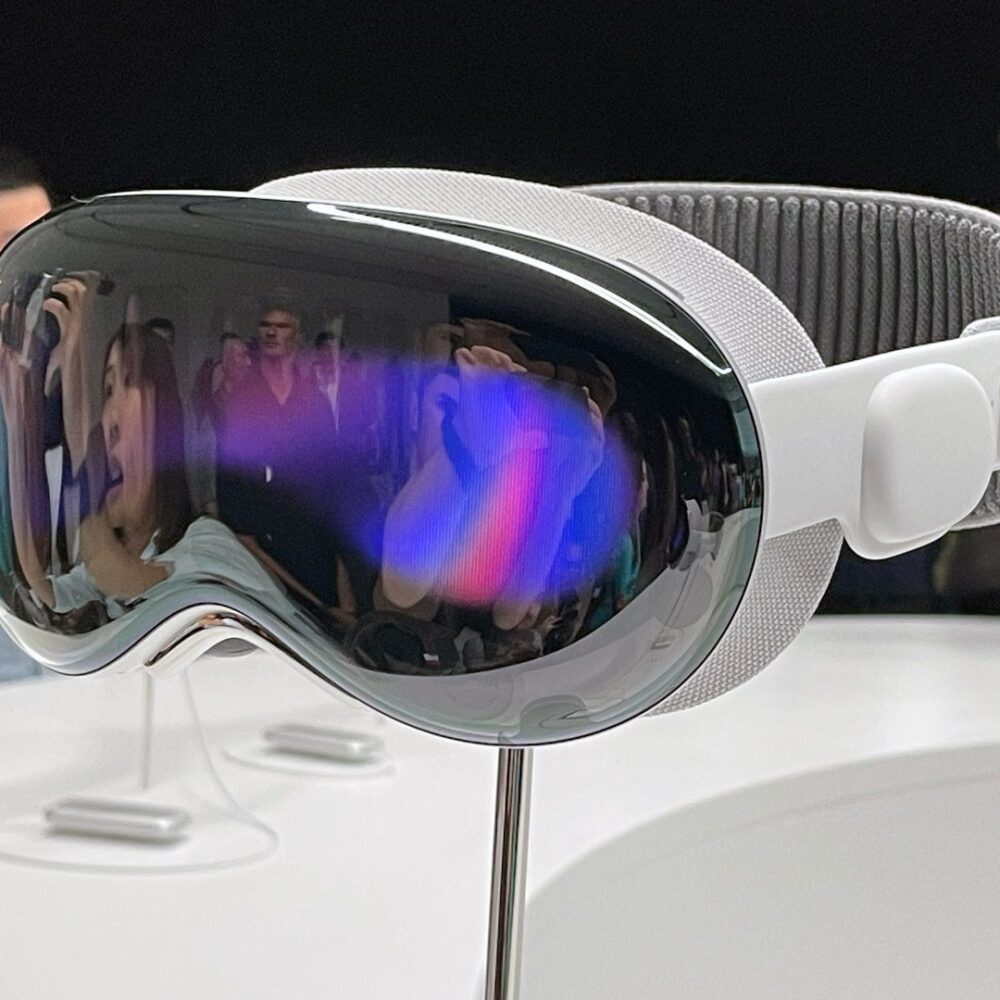 Apple Reportedly Has Numerous XR Headsets & Glasses Coming Between Now & 2028