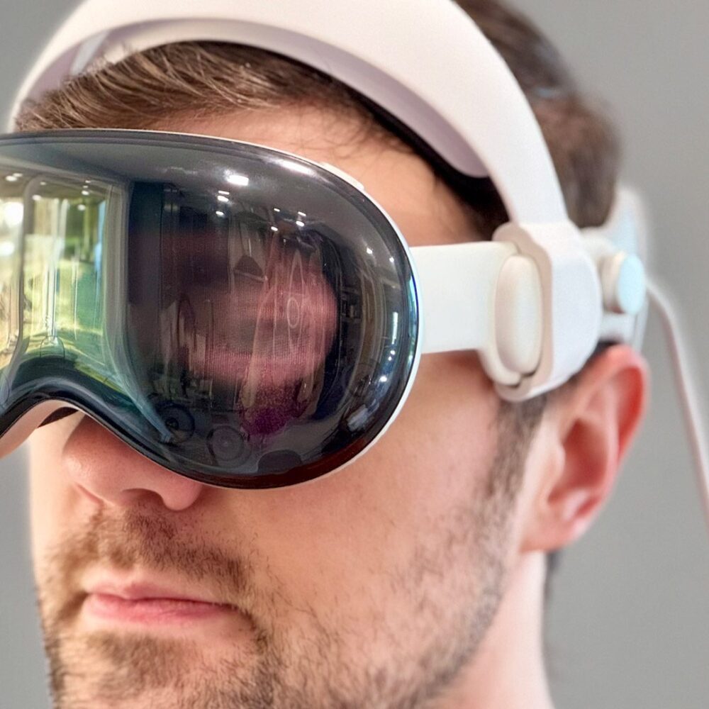 Apple ‘Vision Air’ Rumored for 2027, Reportedly 40% Lighter and 50% Cheaper Than Vision Pro