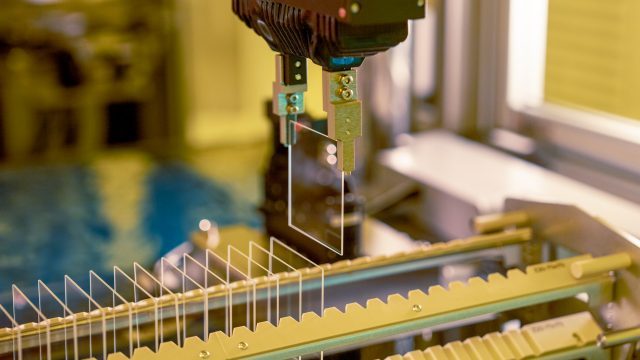 Meta Ray-Ban Display Waveguide Provider Says It’s Poised for Wide Field-of-view Glasses