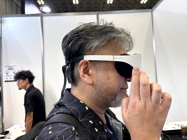 Sharp is Crowdfunding a Slim & Light PC VR Headset in Japan That Feels Positively Retro