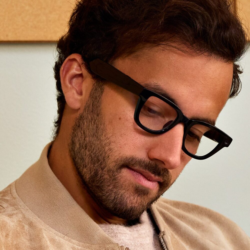 Samsung Reportedly Working on More Advanced Smart Glasses, Possibly Including a Display